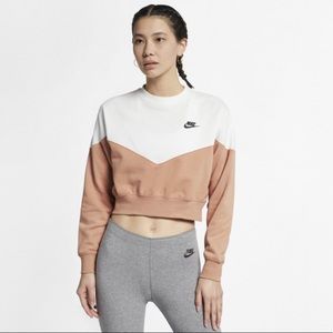 Nike cropped fleece crew